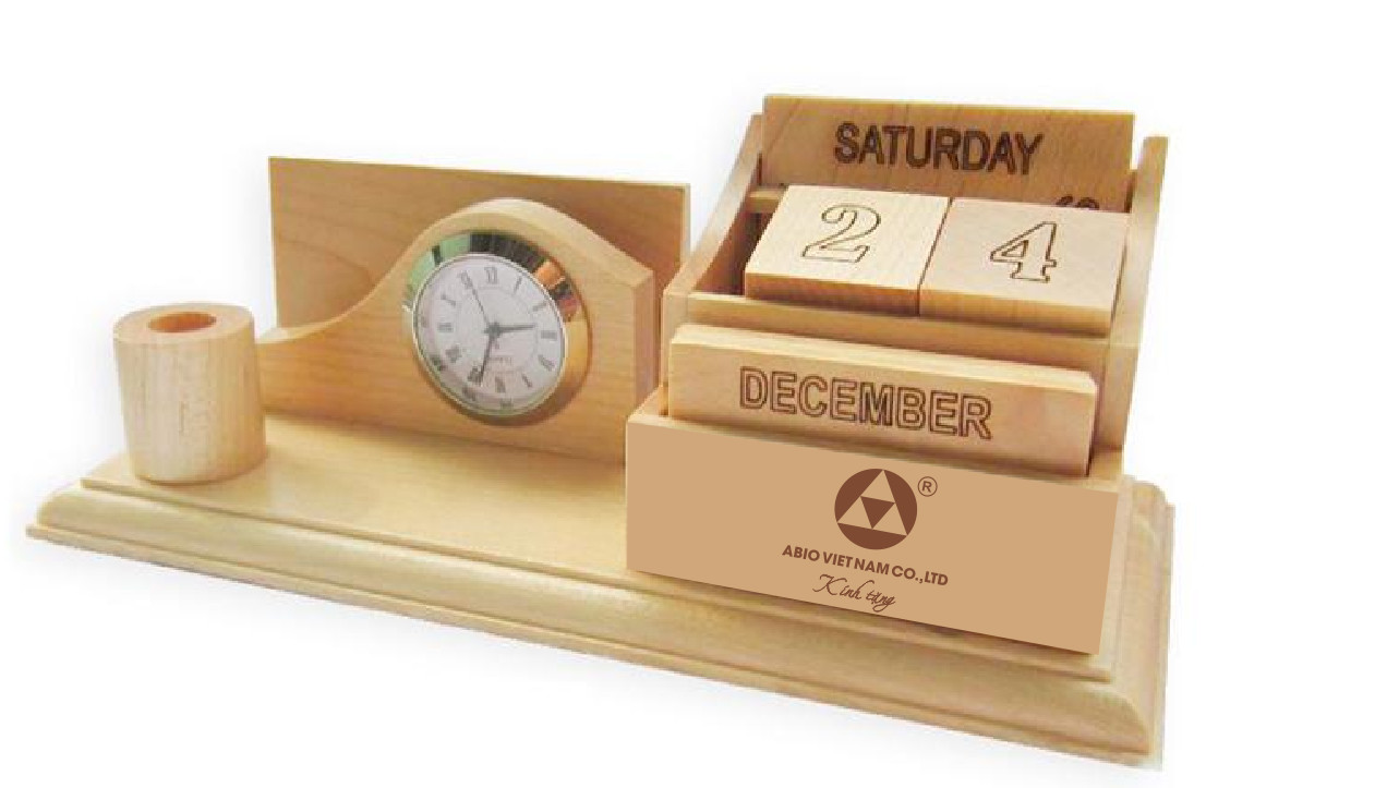 Qua tang KaiShop Lịch gỗ để bàn có đồng hồ