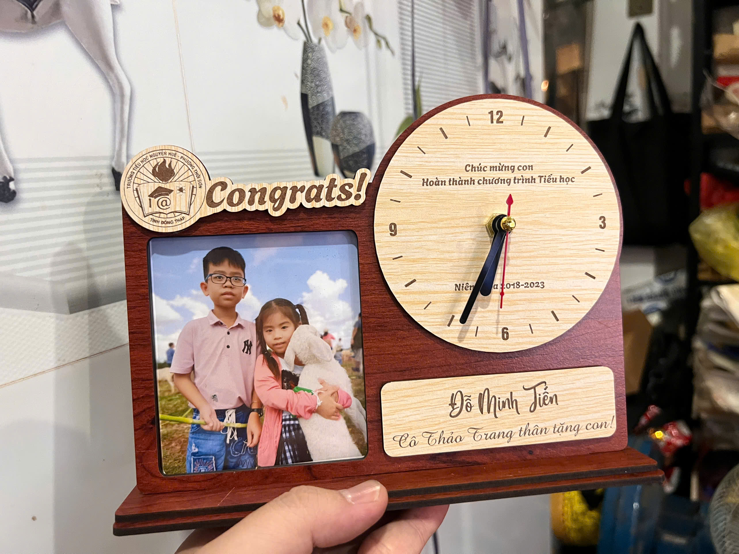 Qua tang KaiShop Đồng hồ khung ảnh